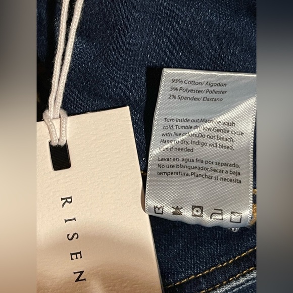 NWT RISEN CROSS WAIST PULL ON CAPRI JEANS DARK WASH 1XL - Picture 7 of 7